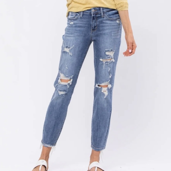 Judy Blue Mid Rise Boyfriend Distressed Jeans 82217 - Picture 6 of 8